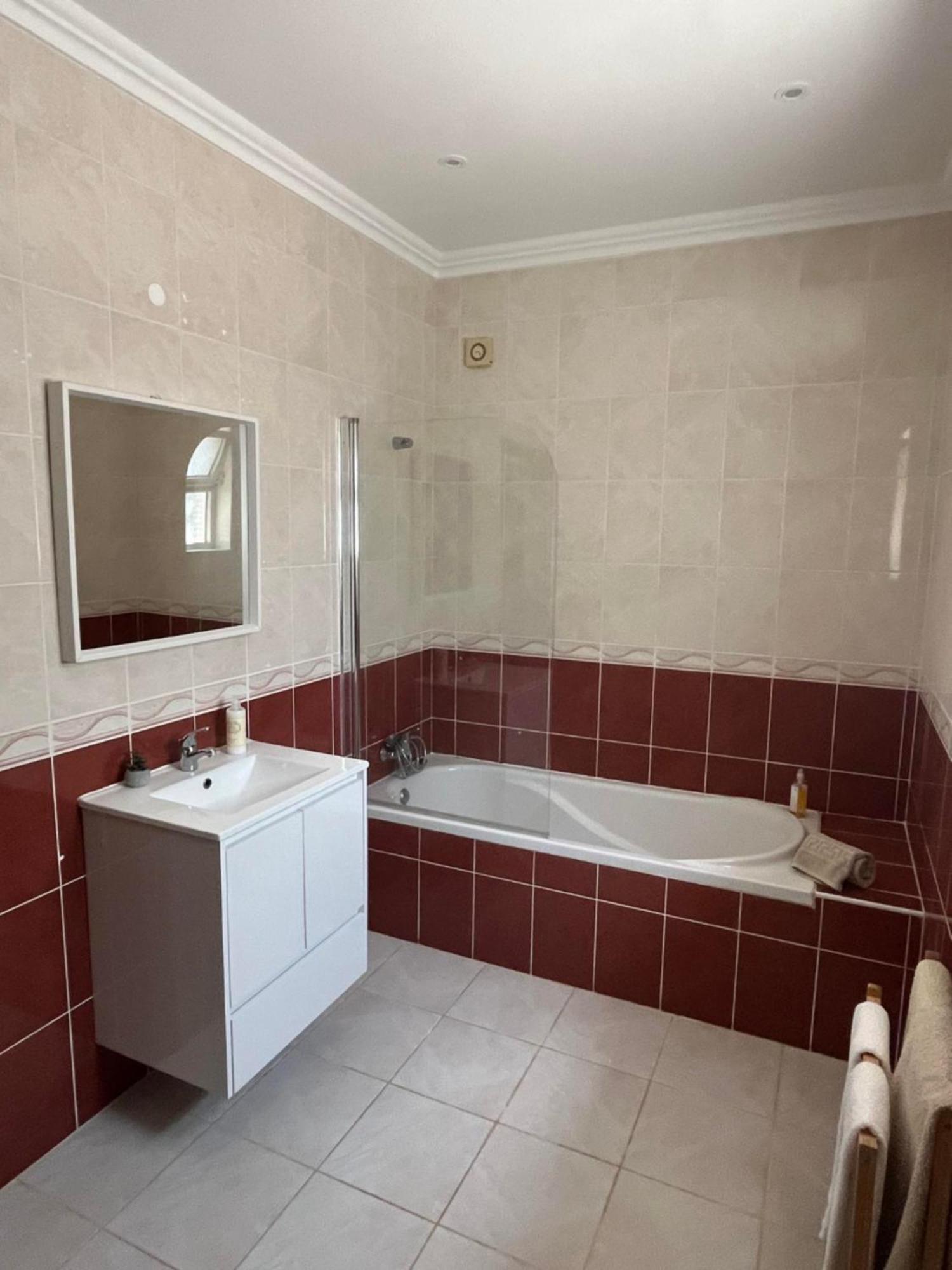 Vila Gloria Guesthouse لاغوس الغرفة الصورة